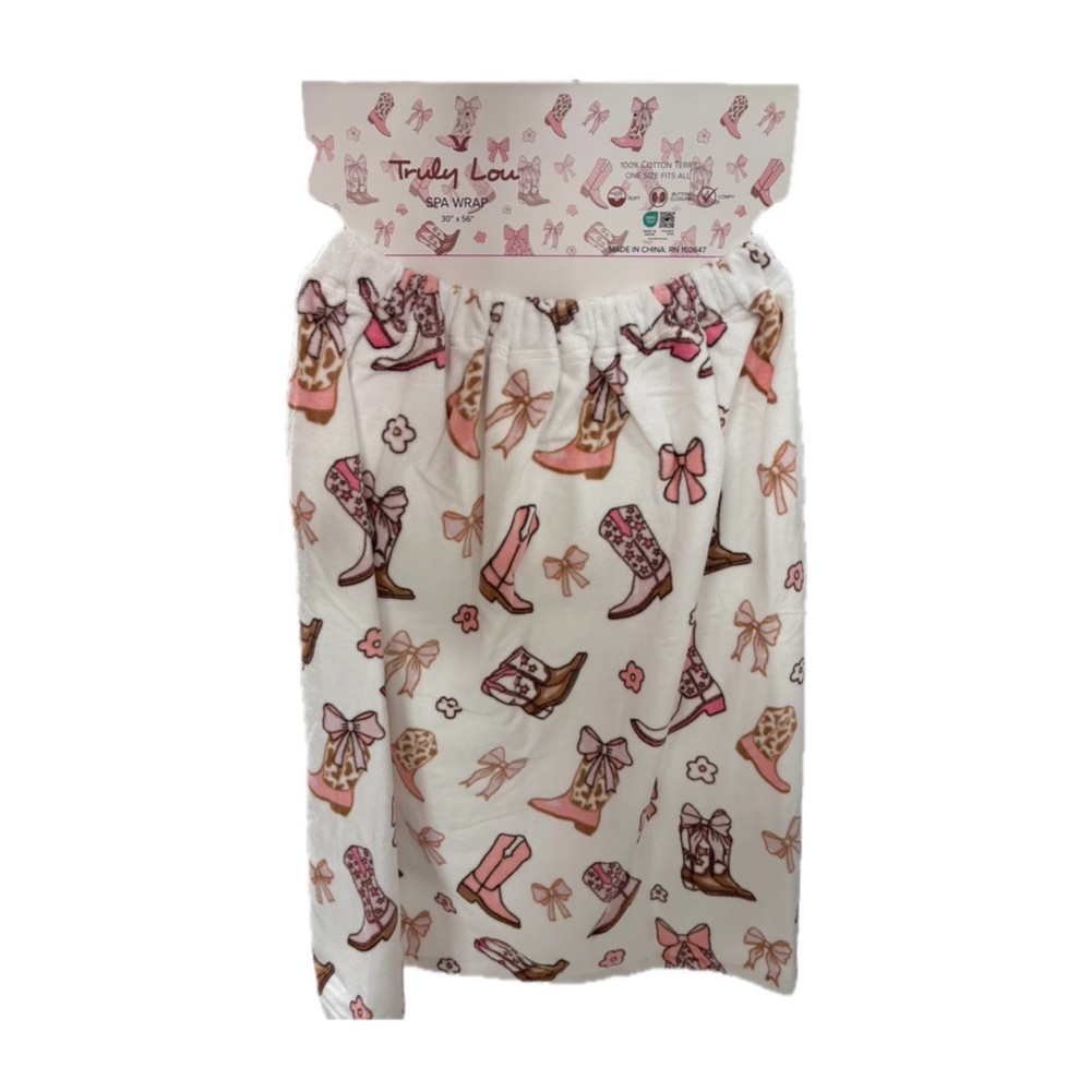New! Truly Lou Spa Wrap 30” x 56” in Cowgirl Boots and Bow Print